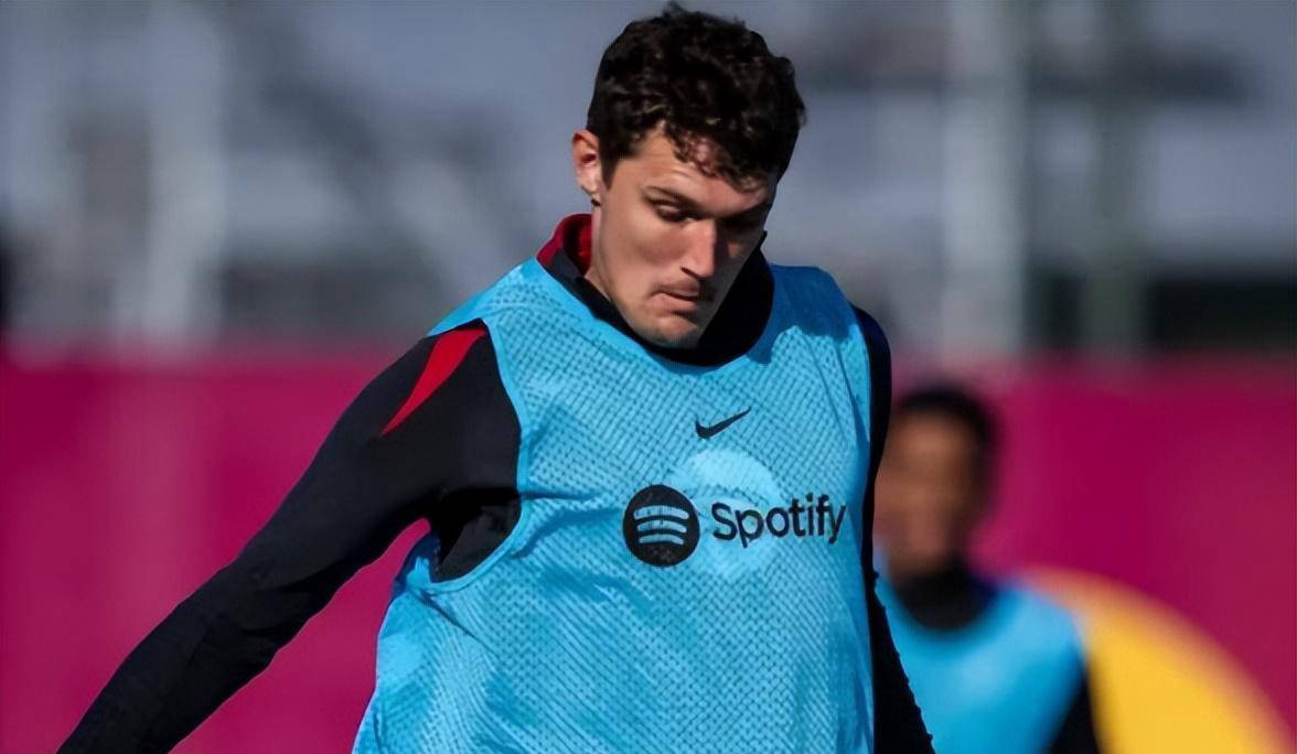 10球3助攻强势表现！巴萨锁定曼城失意多面手后卫，克里斯滕森绝佳接班人